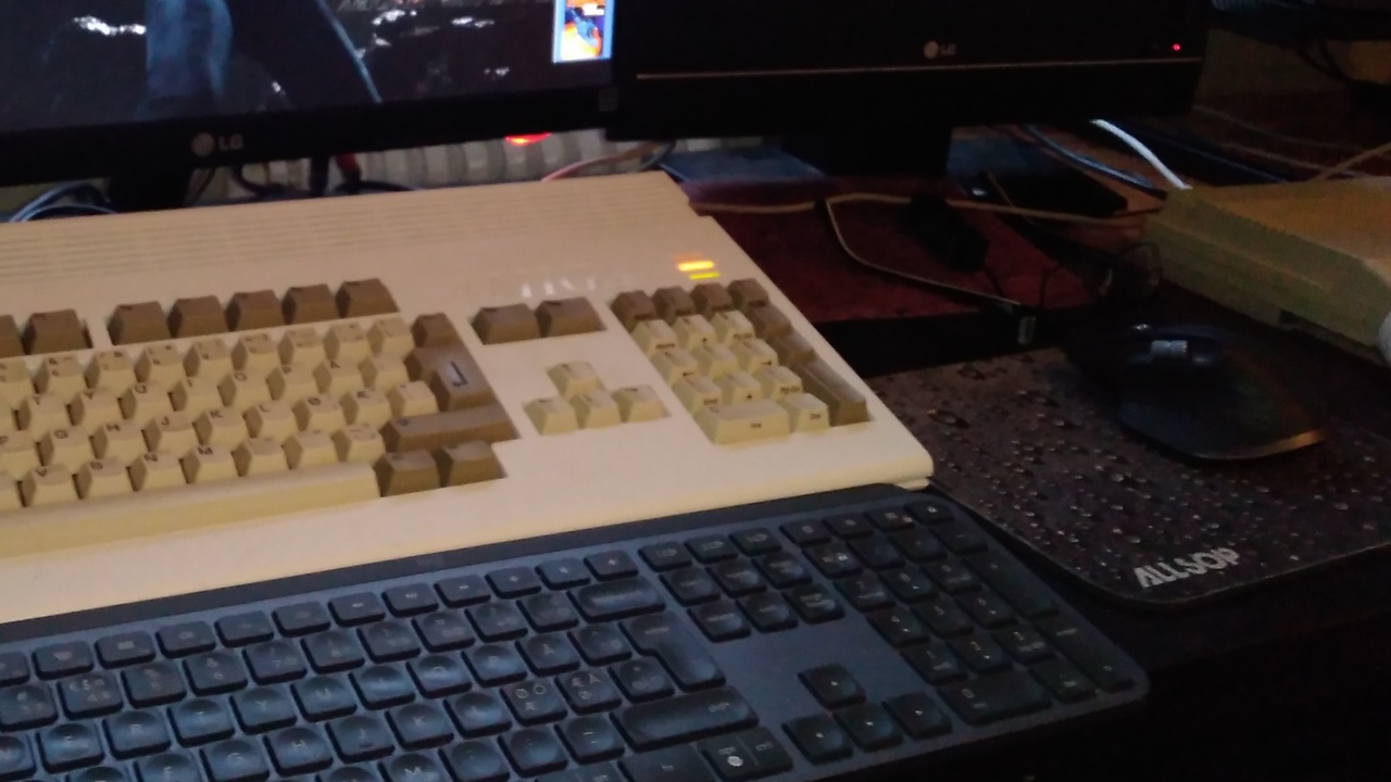 Logitech MX Keys and Logitech MX  Master 3 works with Amiga 1200