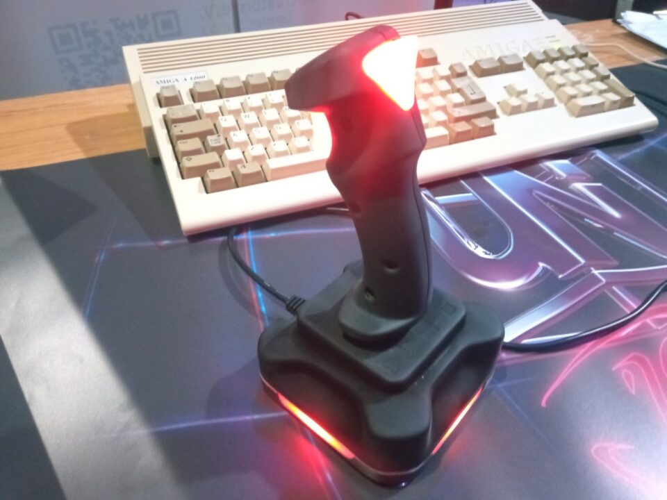 UNITHOR - A Brand New Joystick For Retro Computers by UNI-joy